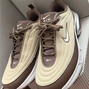 Nike Air Max Women’s Beige and Brown Sneakers